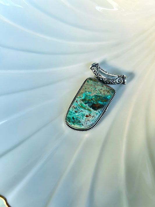 Rare Quantum Quattro Pendant